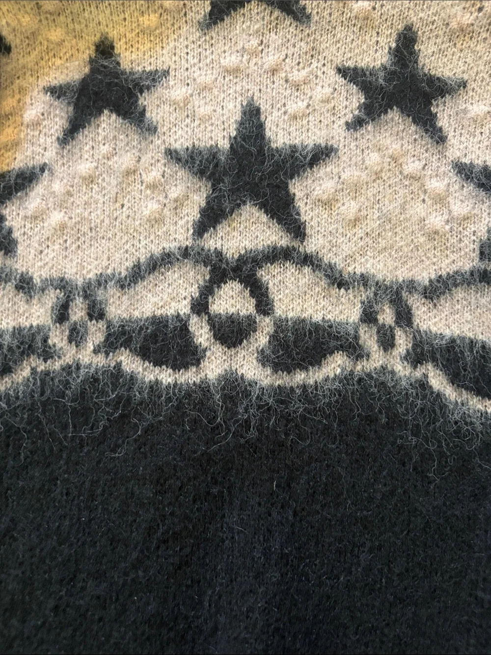 CHANEL Two-Tone Star & Chain Motif Crewneck Sweater - Black & Cream